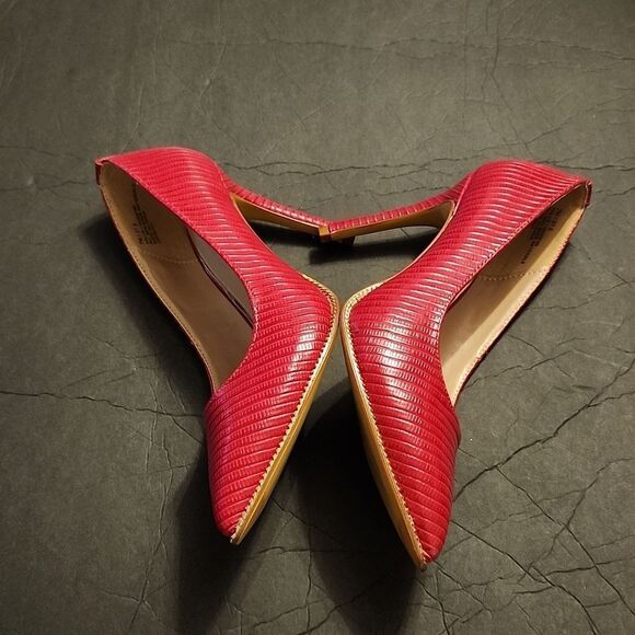 BCBGGENERATION  HALLIX POINTY-TOE STILETTO PUMPS - Picture 12 of 16